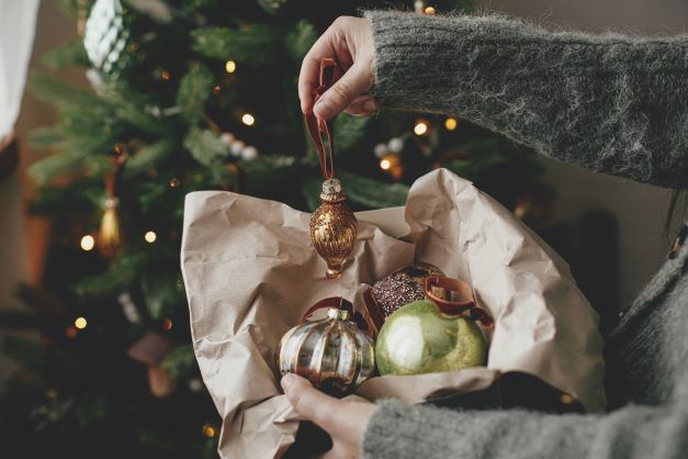reduce reuse and recycle decorations at home